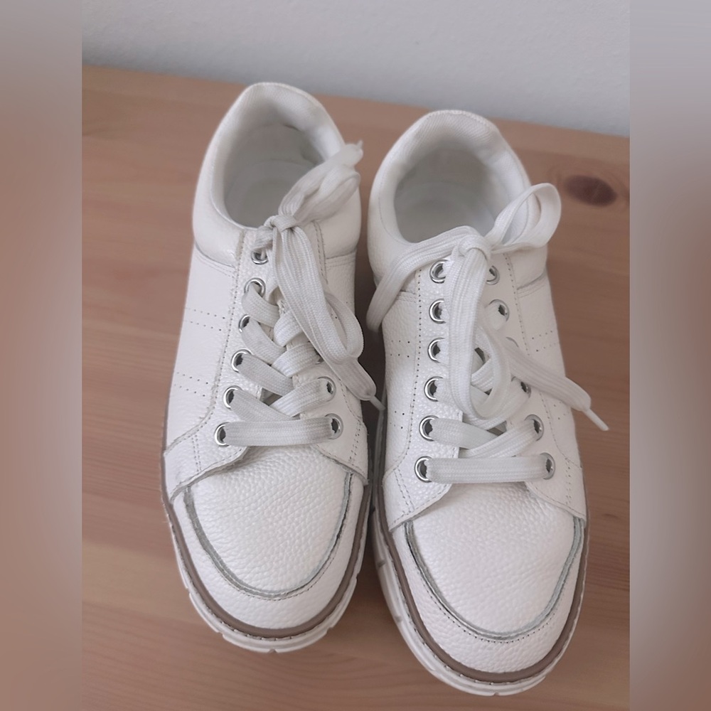 Vince Camuto Sneakers